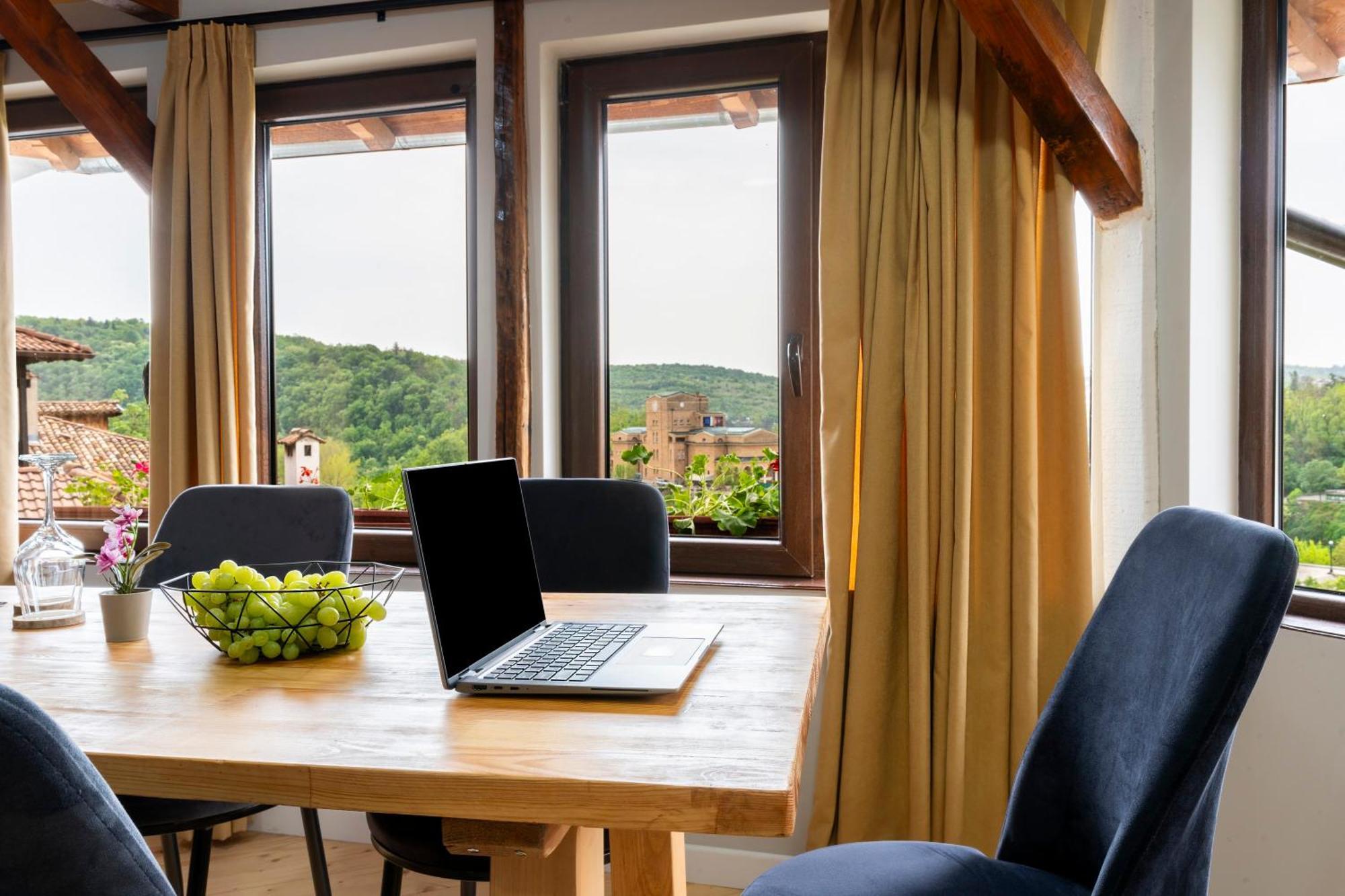 Bobevata Guest House - Floor 2 - Stunning View Old Town Veliko Tarnovo Exterior photo